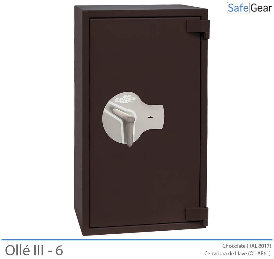 Ollé III-6 Grade 3 safe with key lock, door closed
