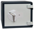 Ollé I-2 Grade 1 safe with key lock, front view
