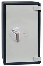 Ollé I-5 Grade 1 safe with key lock, front view